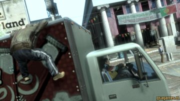 Niko klimpt op truck.jpg