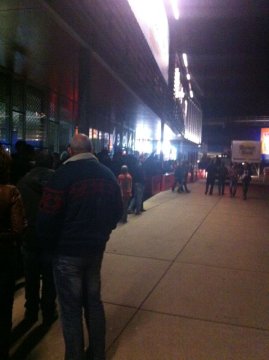 Rij voor GTA V-launch - Media Markt Hengelo