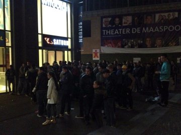 Rij voor GTA V-launch - Saturn Venlo