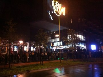 Rij voor GTA V-launch - Saturn Amersfoort